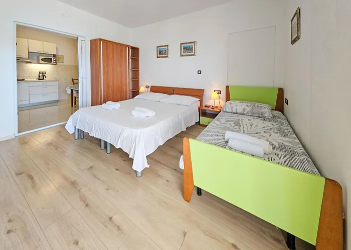 Apartamento Miline-5 By Interhome